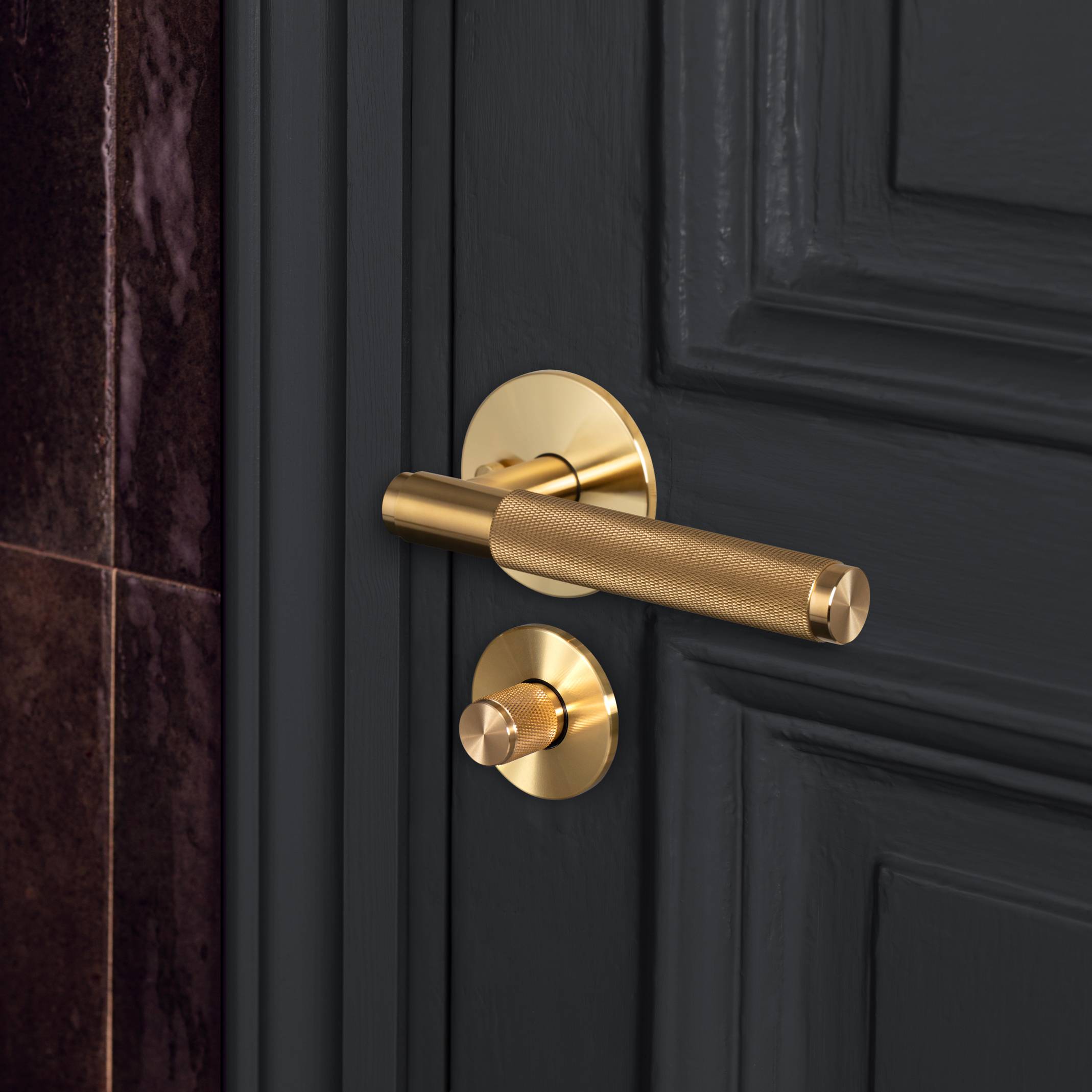 DOOR HANDLE SET / PRIVACY / CROSS / BRASS - Image 2