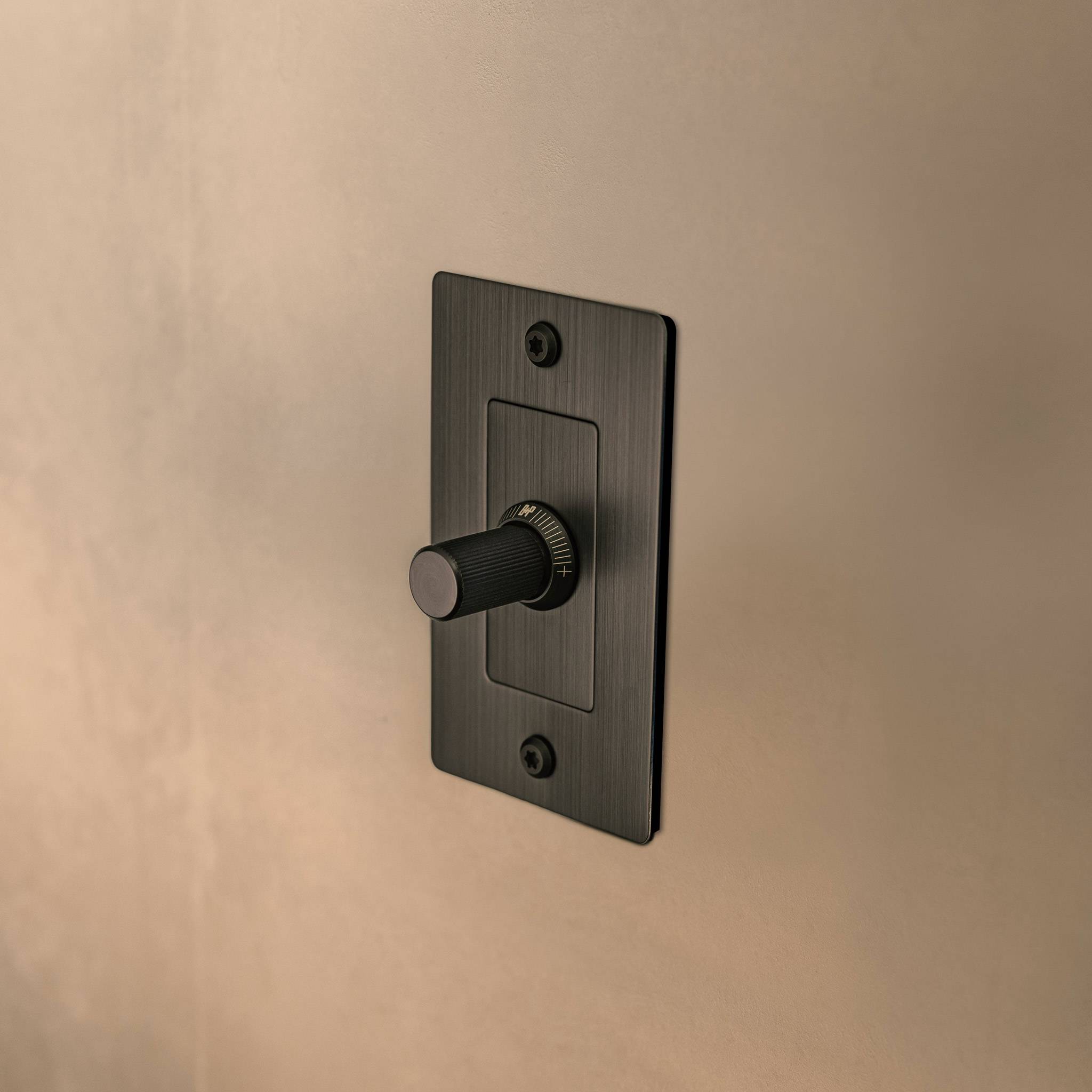 1G DIMMER / LED / LINEAR / WITHOUT LOGO / SMOKED BRONZE - Image 2