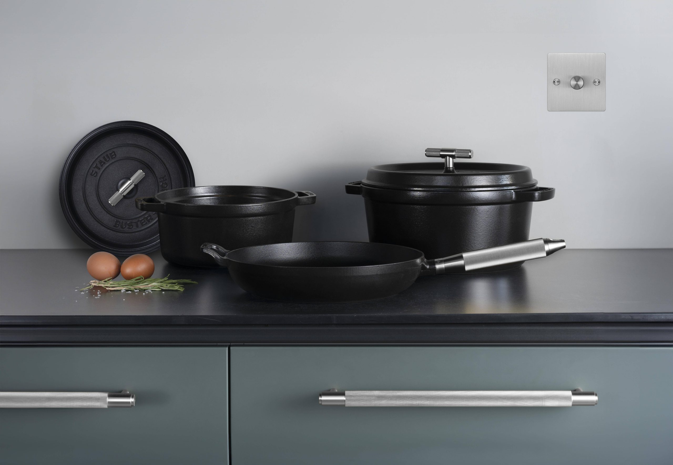 COCOTTE / 9.45 INCHES / CROSS / STAUB / BLACK / STEEL - Image 3