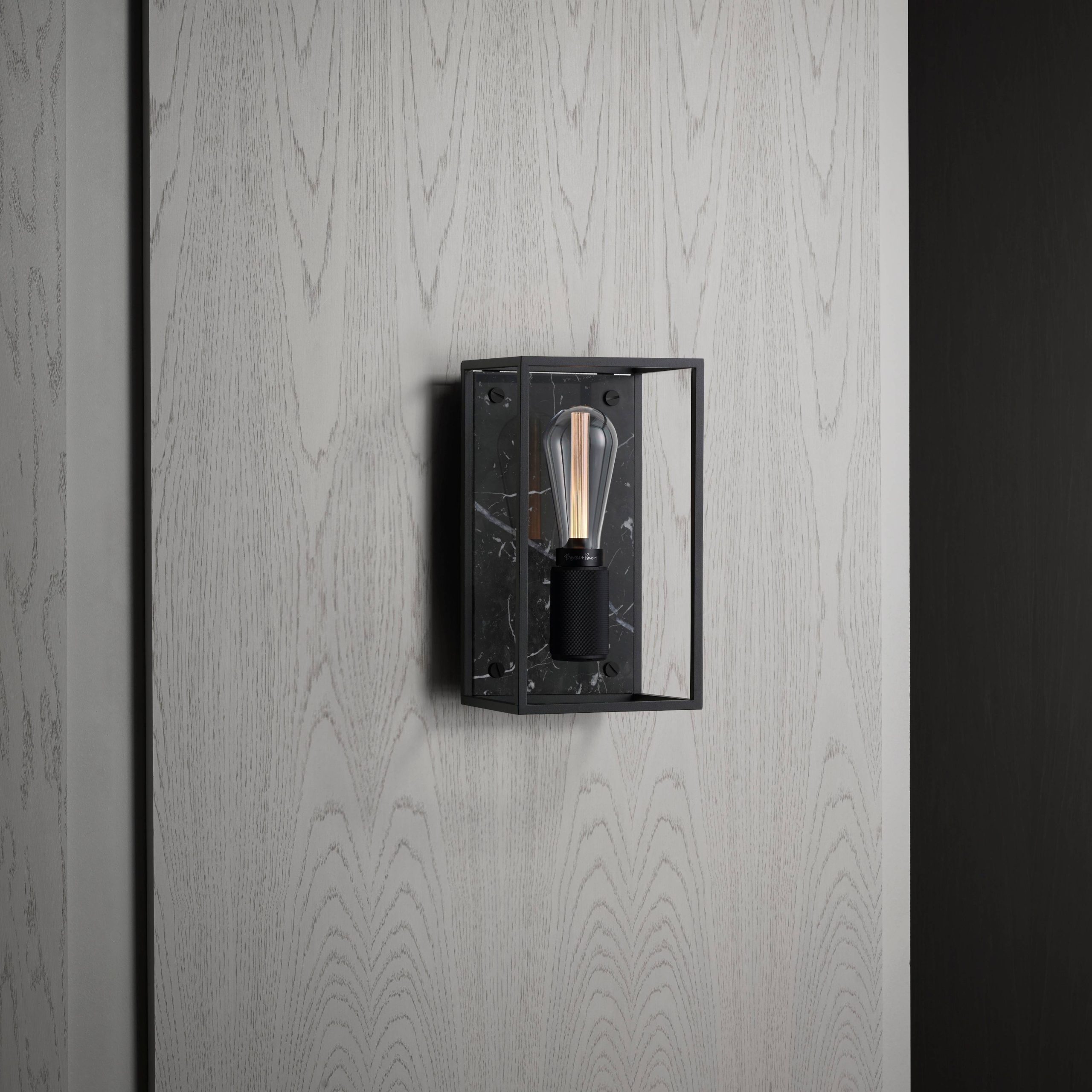 CAGED WALL / MEDIUM / CROSS / BLACK MARBLE