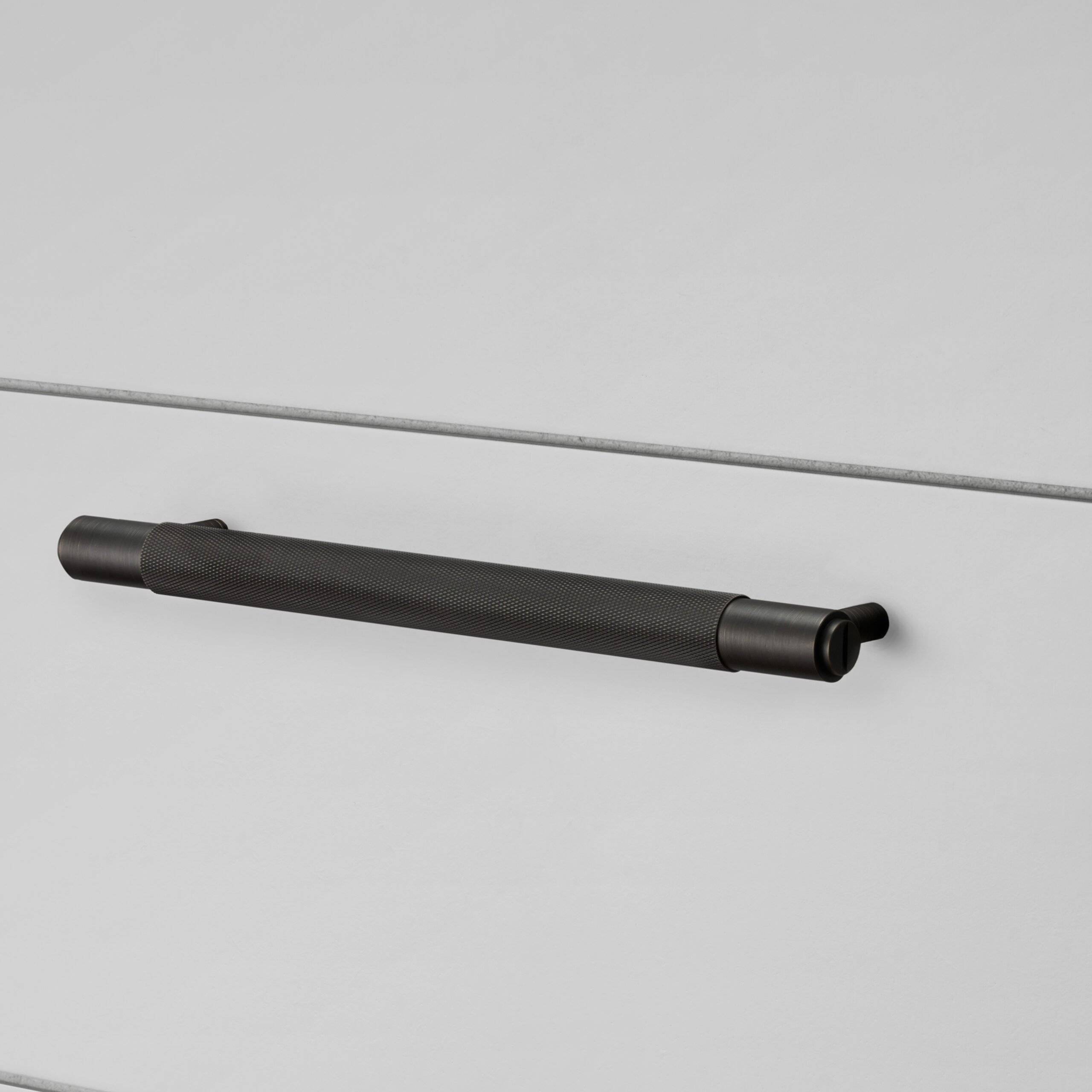 PULL BAR / CROSS / SMALL / SMOKED BRONZE