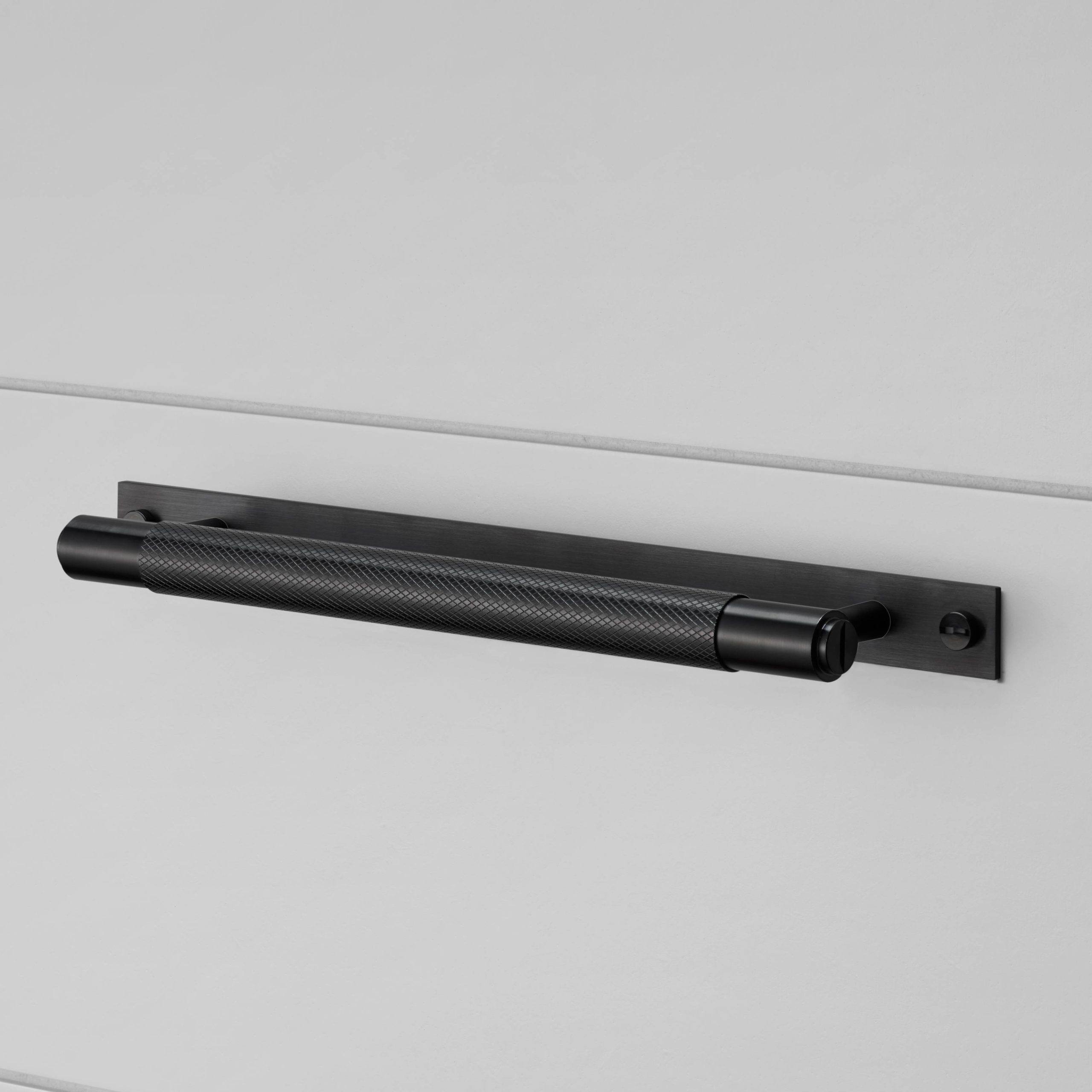 PULL BAR / PLATE / CROSS / SMALL / BLACK